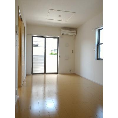 リーヴァ 101【管理NO：1-017722901-01010】 ★家具家電は申し込み後に搬入します★の物件画像