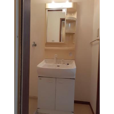 アパートメントくり 101【管理NO：1-010999701-01010】 ★家具家電は申し込み後に搬入します 2026年08月下旬入居可能の物件画像
