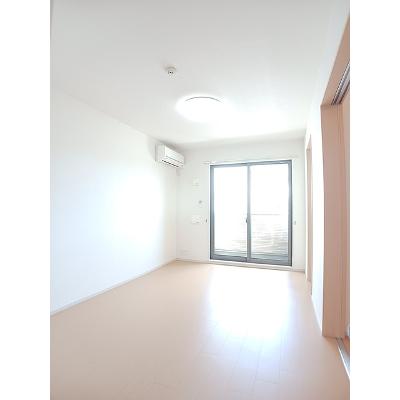 ラ・ブリーゼ 102【管理NO：1-019330901-01020】 ★家具家電は申し込み後に搬入します★の物件画像
