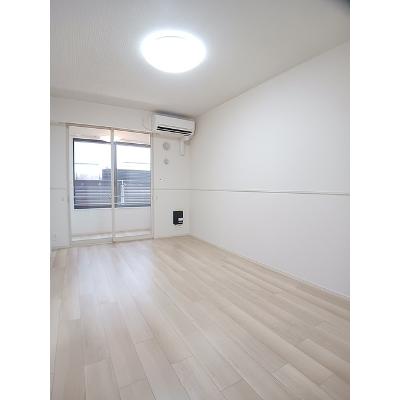 コート　エスポア 102【管理NO：1-027341001-01020】 ★家具家電は申し込み後に搬入します★の物件画像