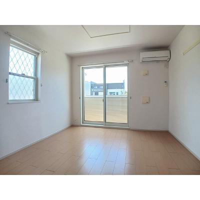 エヴァーグリーン 101【管理NO：1-018124601-01010】 ★家具家電は申し込み後に搬入しますの物件画像