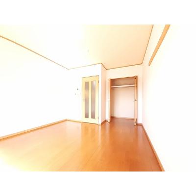 グランド・コスモ 607【管理NO：1-013784901-06060】 ★家具家電は申し込み後に搬入します★の物件画像