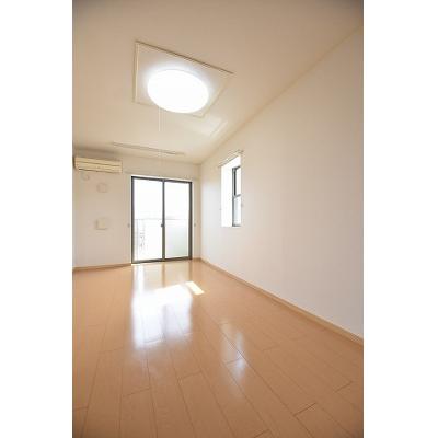 カーサ　エテルノ 101【管理NO：1-017008001-01010】 ★家具家電は申し込み後に搬入します★の物件画像