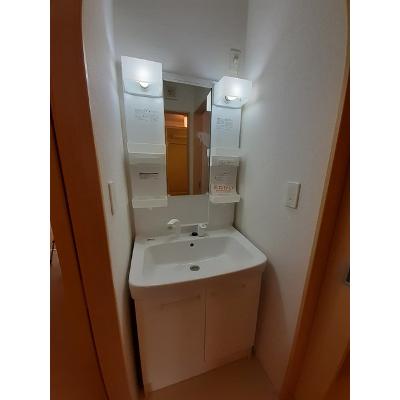 サファイアＢ 102【管理NO：1-018744702-01020】 ★家具家電は申し込み後に搬入します 2026年08月中旬入居可能の物件画像