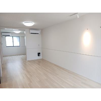 レヴァータ 103【管理NO：1-027490901-01030】 ★家具家電は申し込み後に搬入します★の物件画像