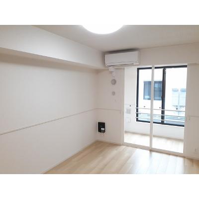 オランジェリー 102【管理NO：1-026793202-01020】 ★家具家電は申し込み後に搬入します★ ★2026年08月中旬入居可能★の物件画像