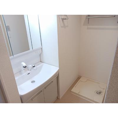 イーストウィン水野Ａ 103【管理NO：1-027939001-01030】 ★家具家電は申し込み後に搬入します★の物件画像