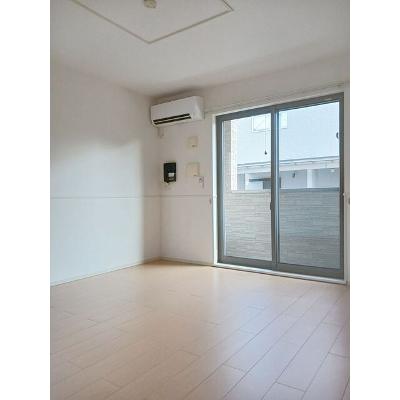 コン・エスプランサ 102【管理NO：1-020079801-01020】 ★家具家電は申し込み後に搬入します★の物件画像