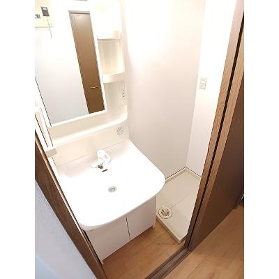 フィオーレ 202【管理NO：1-012033001-02020】 ★家具家電は申し込み後に搬入します★の物件画像