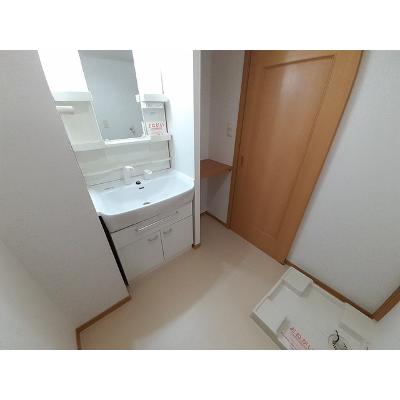 アイリス 101【管理NO：1-014972901-01010】 ★家具家電は申し込み後に搬入します 2026年08月中旬入居可能の物件画像