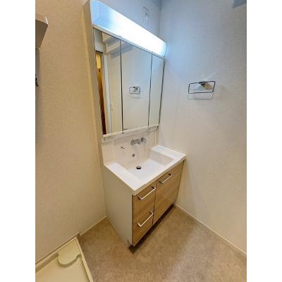 アビタ諸福 305【管理NO：1-028230901-03040】 ★家具家電は申し込み後に搬入します 2026年08月上旬入居可能の物件画像