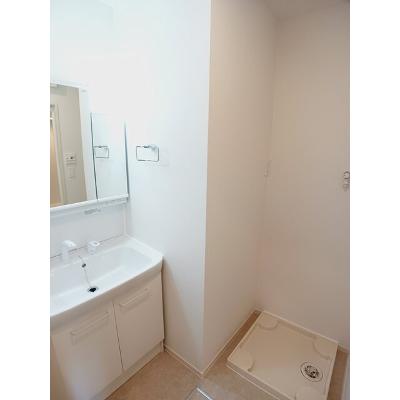グランビスタ初月 203【管理NO：1-028159701-02030】 ★家具家電は申し込み後に搬入します 2026年07月中旬入居可能の物件画像