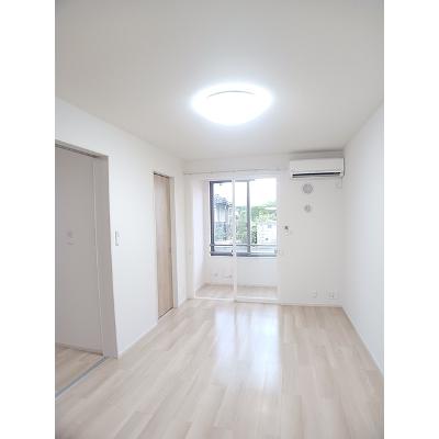 ストロベリーフィールド 102【管理NO：1-026160601-01020】 ★家具家電は申し込み後に搬入しますの物件画像