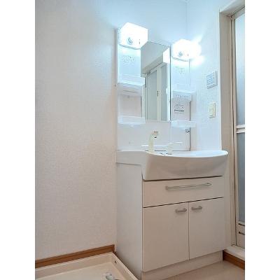 アルマーニ　Ⅱ 103【管理NO：1-014460802-01030】 ★家具家電は申し込み後に搬入します★の物件画像