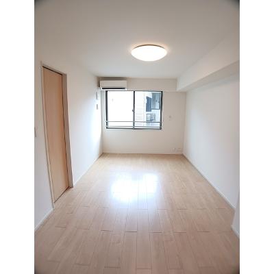 ポルトシャルム 303【管理NO：1-025355901-03030】 ★家具家電は申し込み後に搬入します★の物件画像