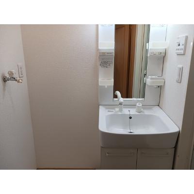 カーサ　アモローザ 101【管理NO：1-015375601-01010】 ★家具家電は申し込み後に搬入します★ ★2026年08月上旬入居可能★の物件画像