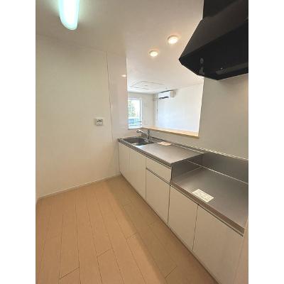 リバティ　パー　オン 101【管理NO：1-020826701-01010】 ★家具家電は申し込み後に搬入します★ ★2026年08月中旬入居可能★の物件画像