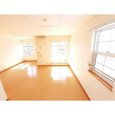 シル・ビサール 201【管理NO：1-015415801-02010】 ★家具家電は申し込み後に搬入します★の物件画像