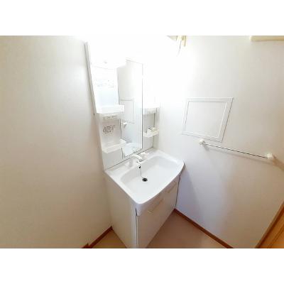 シル・ビサール 201【管理NO：1-015415801-02010】 ★家具家電は申し込み後に搬入します★の物件画像