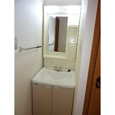 ビューラーカスミ 101【管理NO：1-007330301-01010】 ★家具家電は申し込み後に搬入します 2026年08月下旬入居可能の物件画像