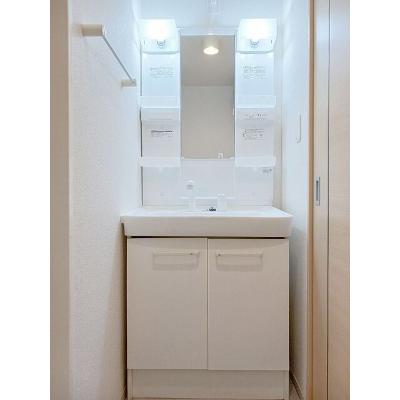 オリーブⅠ 102【管理NO：1-019355801-01020】 ★家具家電は申し込み後に搬入します 2026年08月下旬入居可能の物件画像