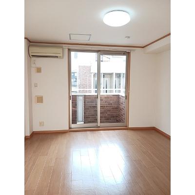 フラン　ブリッサ　Ａ 103【管理NO：1-012759801-01030】 ★家具家電は申し込み後に搬入します★の物件画像