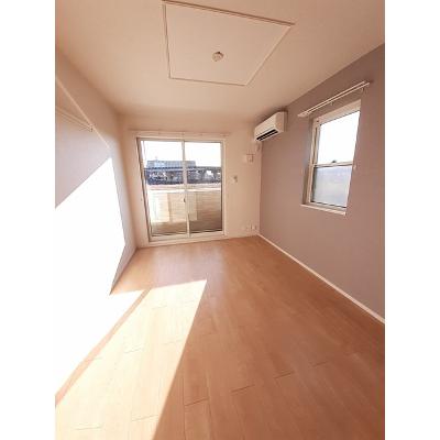 ブリリアントＢ 103【管理NO：1-021421302-01030】 ★家具家電は申し込み後に搬入します 2026年08月下旬入居可能の物件画像