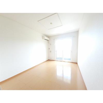 カーサ　藍Ｂ 102【管理NO：1-015028502-01020】 ★家具家電は申し込み後に搬入します★の物件画像