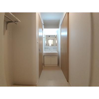 ルナヒナ　マヒナ 201【管理NO：1-026407201-02010】 ★家具家電は申し込み後に搬入します★の物件画像