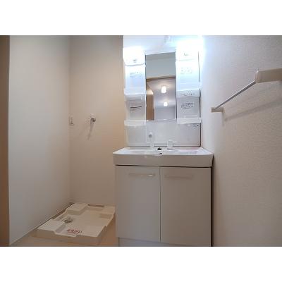 Ｄａｎｋａ　ＣｏＣｏ 102【管理NO：1-020008901-01020】 ★家具家電は申し込み後に搬入します★の物件画像