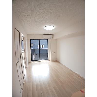 セレーノ　エム 102【管理NO：1-028653501-01020】 ★家具家電は申し込み後に搬入します★の物件画像
