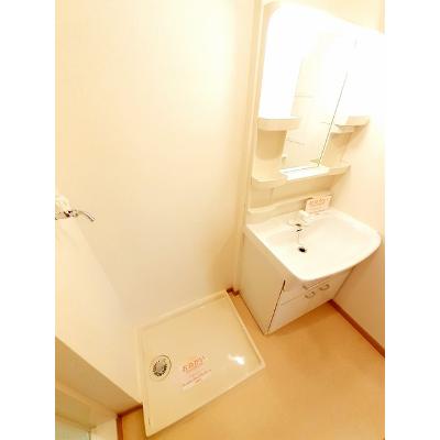 プライム　Ａ 201【管理NO：1-014395601-02010】 ★家具家電は申し込み後に搬入します★の物件画像