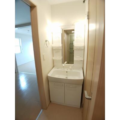 ラ　グリシーナ　Ⅱ 103【管理NO：1-017724202-01030】 ★家具家電は申し込み後に搬入します★の物件画像