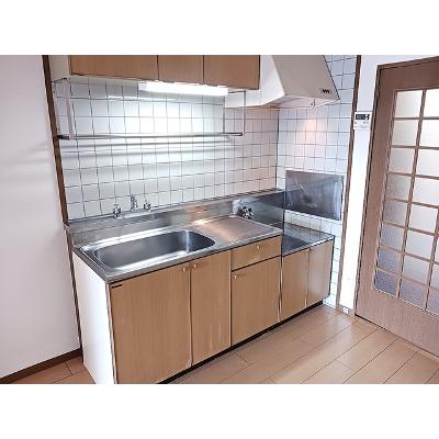 シャランフロイデ 102【管理NO：1-007377401-01020】 ★家具家電は申し込み後に搬入します★の物件画像