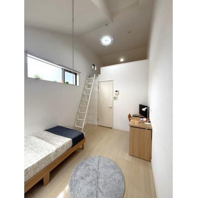 🔷🔹🔸🔶⭐1K+ロフト付(広々とした天井高120cm5帖)⭐2口ガスコンロ⭐敷地内ゴミ捨て場⭐【禁煙&Wi-Fi無料】⭐🔶🔸🔹🔷「K13」の物件画像