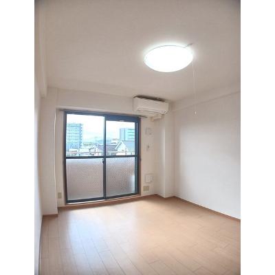 エスティガーデン 303【管理NO：1-012658801-03030】 ★家具家電は申し込み後に搬入します 2026年08月下旬入居可能の物件画像