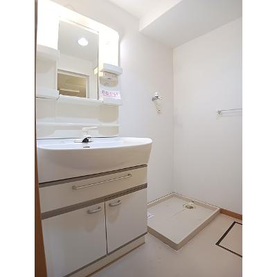 リリアンハイム 101【管理NO：1-013034101-01010】 ★家具家電は申し込み後に搬入します★の物件画像