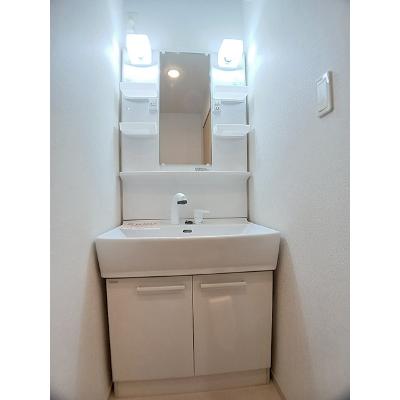 プリメイロＢ 101【管理NO：1-020332401-01010】 ★家具家電は申し込み後に搬入します★の物件画像