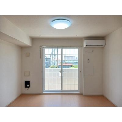 エレガンス・ブライト 102【管理NO：1-018938401-01020】 ★家具家電は申し込み後に搬入します★の物件画像