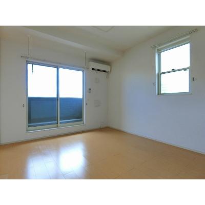 セレブリテ 201【管理NO：1-018026201-02010】 ★家具家電は申し込み後に搬入します★ ★2026年09月中旬入居可能★の物件画像