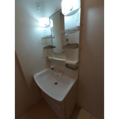 アパートメントこころ 102【管理NO：1-020336601-01020】 ★家具家電は申し込み後に搬入します 2026年10月下旬入居可能の物件画像