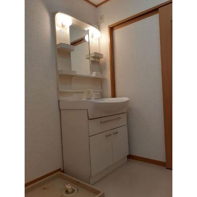 カーサ・レオノール 201【管理NO：1-013353601-02010】 ★家具家電は申し込み後に搬入します★の物件画像