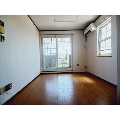 フェアリー・テイル 201【管理NO：1-011637801-02010】 ★家具家電は申し込み後に搬入しますの物件画像