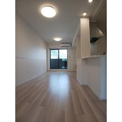 カトレア 203【管理NO：1-028616701-02030】 ★家具家電は申し込み後に搬入します 2026年08月上旬入居可能の物件画像