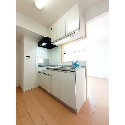 カミヤ 302【管理NO：1-018551501-03020】 ★家具家電は申し込み後に搬入します★の物件画像
