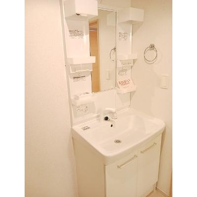 グローヴⅢ 201【管理NO：1-020496601-02010】 ★家具家電は申し込み後に搬入します★の物件画像