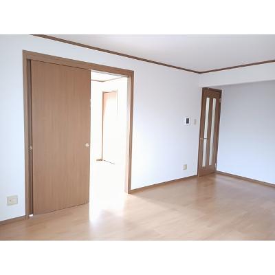 フラワータウン亀山Ⅱ 103【管理NO：1-010310102-01030】 ★家具家電は申し込み後に搬入します 2026年09月中旬入居可能の物件画像