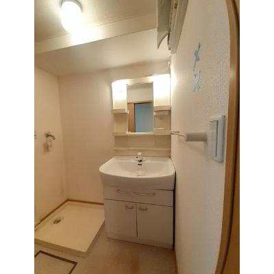 イリーデ西浜 102【管理NO：1-013714401-01020】 ★家具家電は申し込み後に搬入します★の物件画像