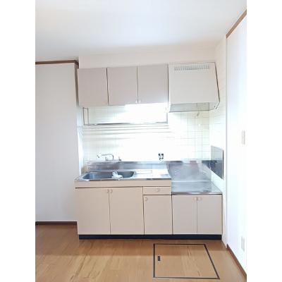パインツリー 103【管理NO：1-006515701-01030】 ★家具家電は申し込み後に搬入します★の物件画像