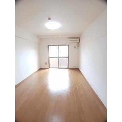 ヴィラ　グレイス　Ⅱ 303【管理NO：1-013938101-03030】 ★家具家電は申し込み後に搬入します★の物件画像